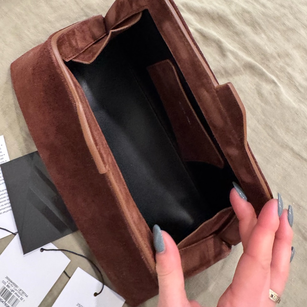 The Attico 8.30 PM Oversized Clutch - Picture 7 of 9